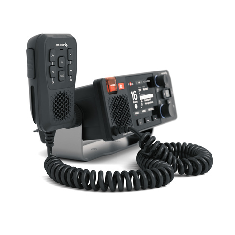 em-trak X100 NEXUS VHF DSC Klasse D m. 5w AIS Transponder